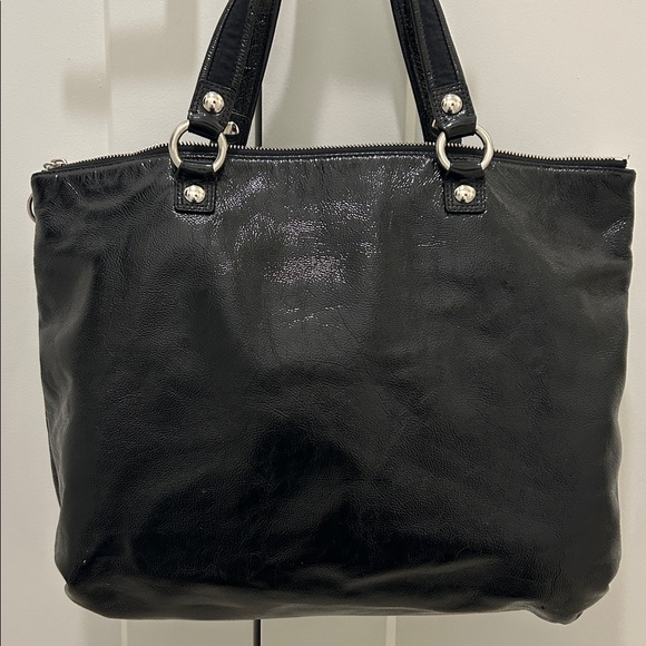 Coach (EUC) Poppy Daisy Liquid Gloss Tote - Picture 12 of 16